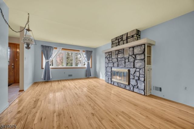 25 Greenwich Rd, Edison Twp., NJ 08820
