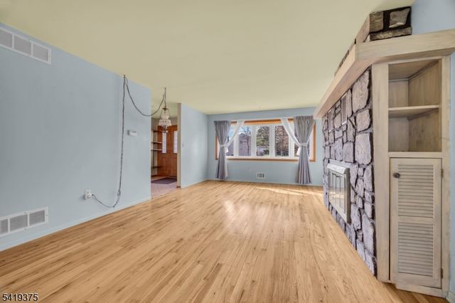 25 Greenwich Rd, Edison Twp., NJ 08820