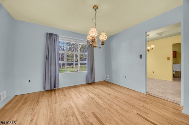 25 Greenwich Rd, Edison Twp., NJ 08820