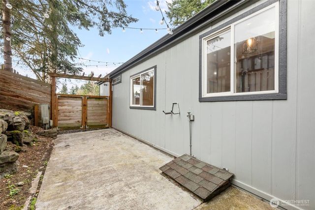 2402 S 370th place, Federal Way, WA 98003