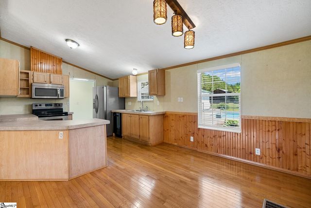 106 Unity Church Road, Starr, SC 29684