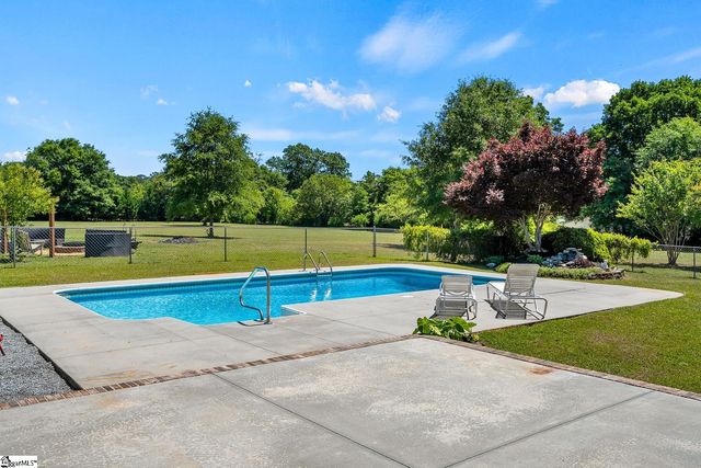 106 Unity Church Road, Starr, SC 29684