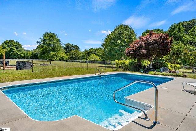 106 Unity Church Road, Starr, SC 29684