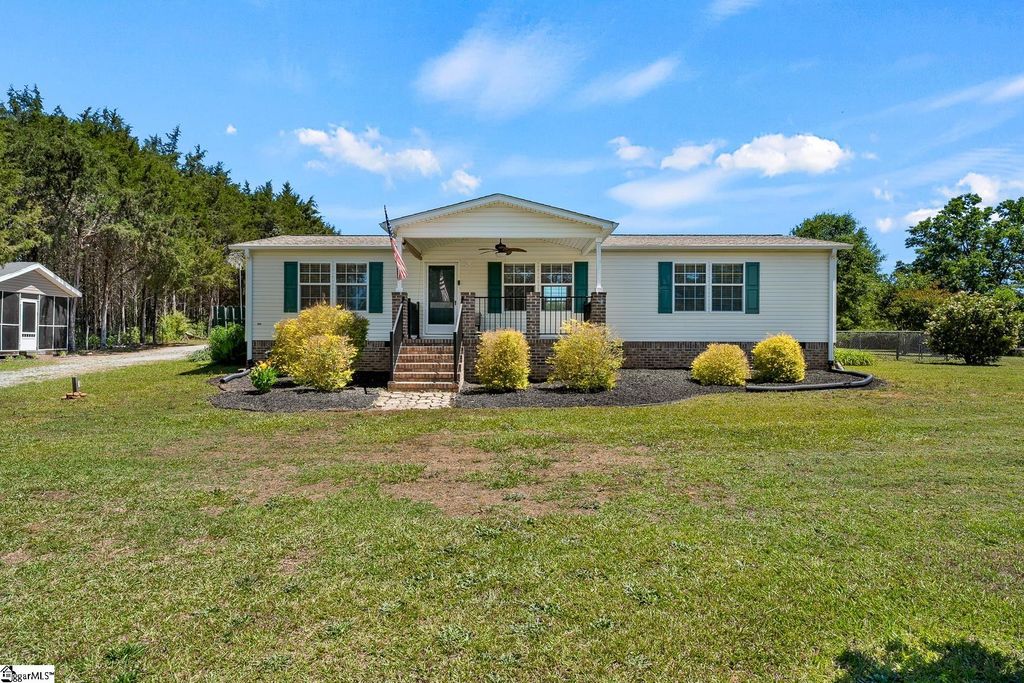106 Unity Church Road, Starr, SC 29684