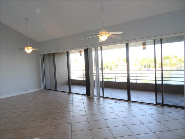2775 KIPPS COLONY DRIVE S 304, St Petersburg, FL 33707
