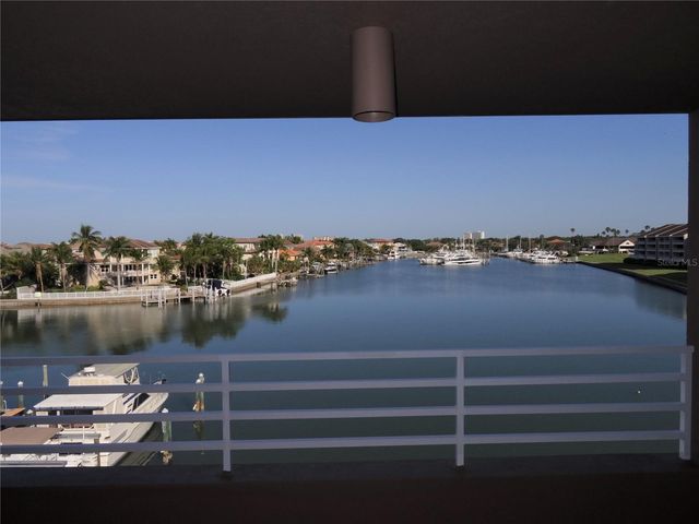 2775 KIPPS COLONY DRIVE S 304, St Petersburg, FL 33707