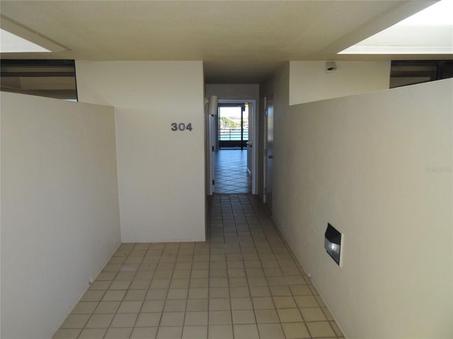 2775 KIPPS COLONY DRIVE S 304, St Petersburg, FL 33707