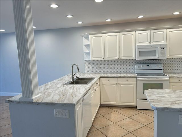 2775 KIPPS COLONY DRIVE S 304, St Petersburg, FL 33707