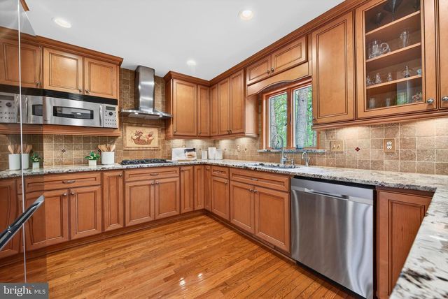 1626 MONTMORENCY DR, Vienna, VA 22182