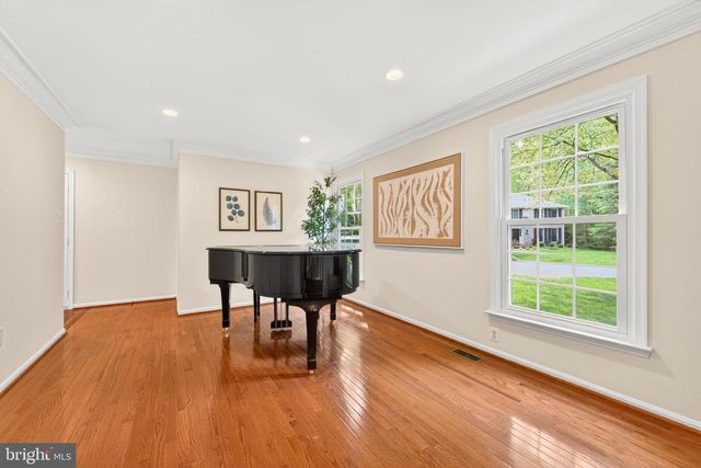 1626 MONTMORENCY DR, Vienna, VA 22182