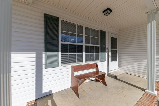 3117 Country Side Dr, Centerville, TN 37033