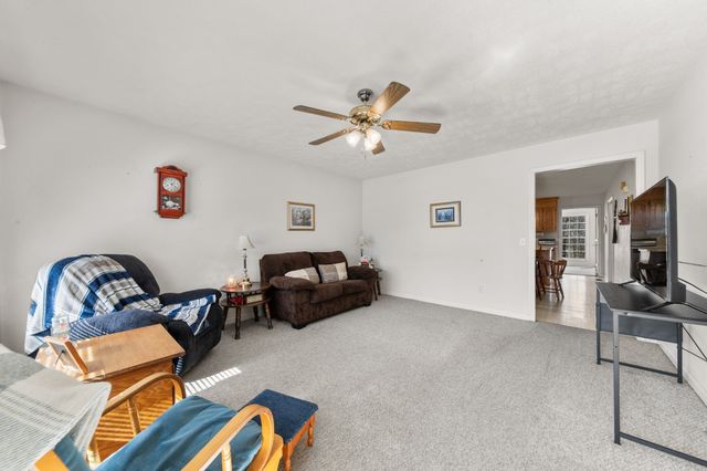 3117 Country Side Dr, Centerville, TN 37033