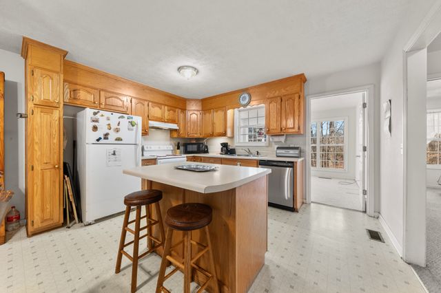 3117 Country Side Dr, Centerville, TN 37033