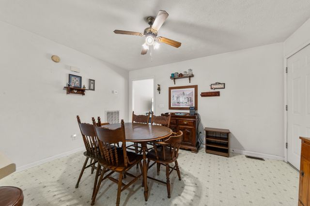 3117 Country Side Dr, Centerville, TN 37033