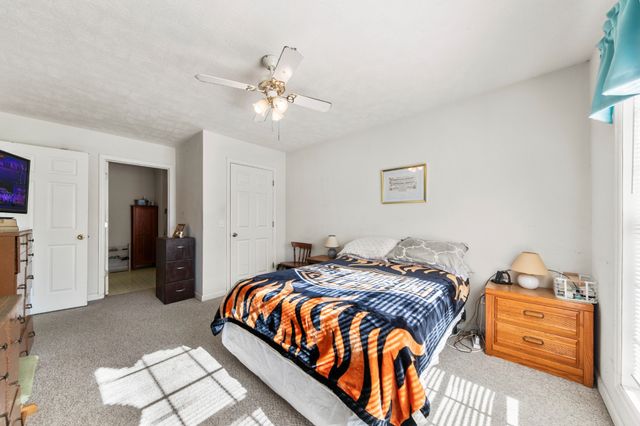 3117 Country Side Dr, Centerville, TN 37033
