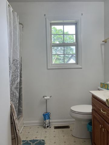3117 Country Side Dr, Centerville, TN 37033