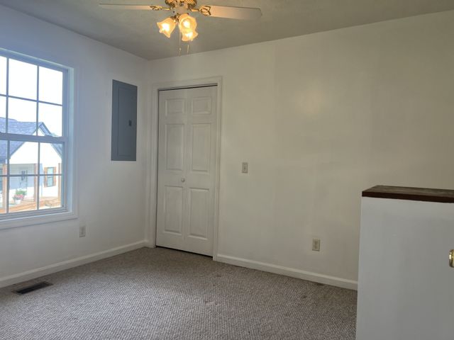 3117 Country Side Dr, Centerville, TN 37033