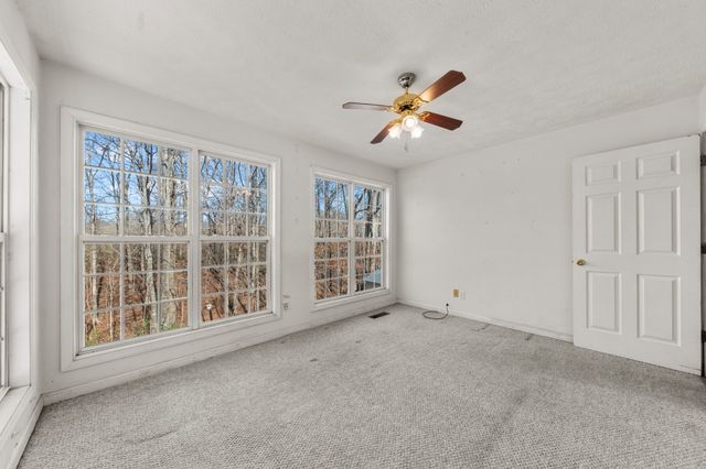 3117 Country Side Dr, Centerville, TN 37033