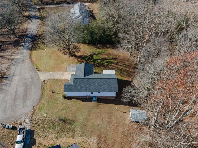 3117 Country Side Dr, Centerville, TN 37033