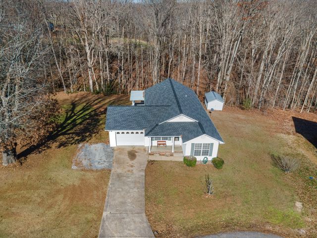 3117 Country Side Dr, Centerville, TN 37033