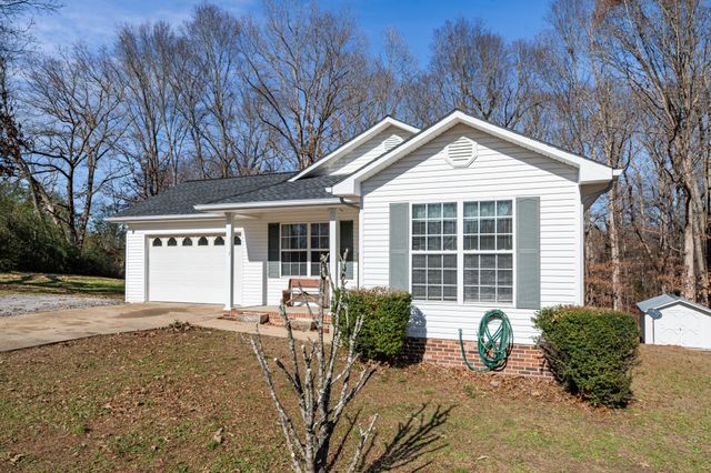 3117 Country Side Dr, Centerville, TN 37033
