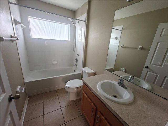 8225 SUMMER WOOD LANE, Riverview, FL 33578
