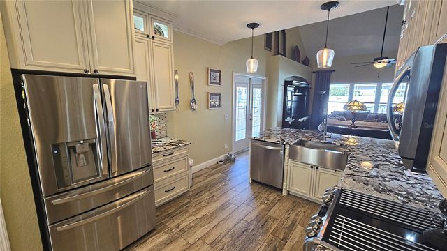 2591 SAND HILL POINT CIRCLE, Davenport, FL 33837