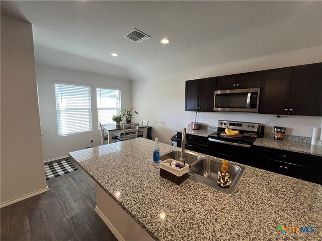 809 Margay Loop, Seguin, TX 78155