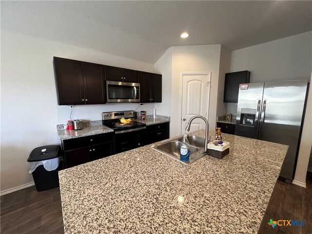 809 Margay Loop, Seguin, TX 78155