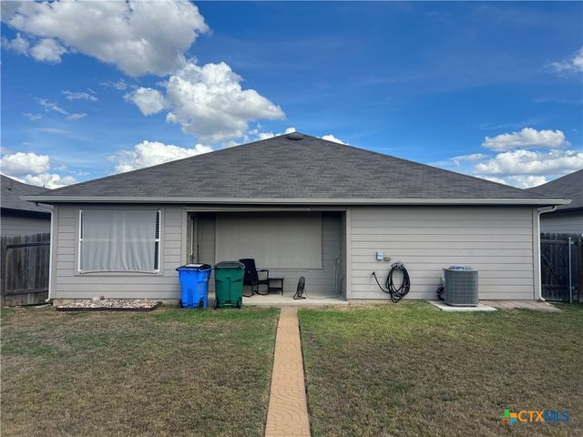 809 Margay Loop, Seguin, TX 78155