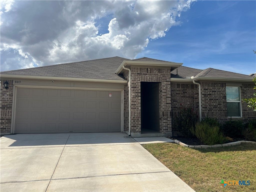 809 Margay Loop, Seguin, TX 78155