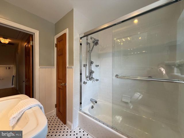 325 GREENE RD, Berwyn, PA 19312