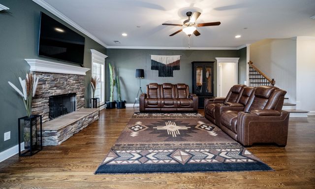 1130 Spring Creek Dr, Murfreesboro, TN 37129