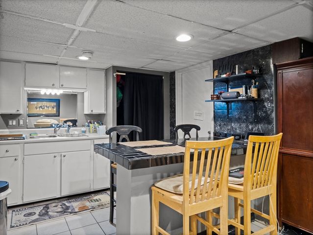 106 Lundberg St 6, Lowell, MA 01852