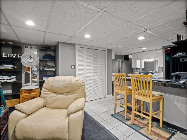 106 Lundberg St 6, Lowell, MA 01852