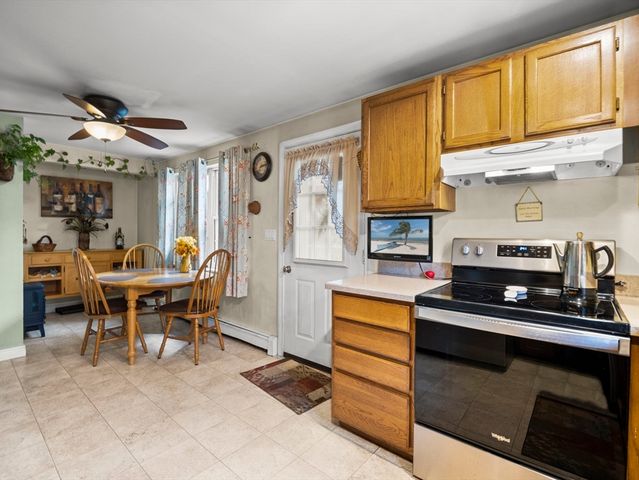 106 Lundberg St 6, Lowell, MA 01852