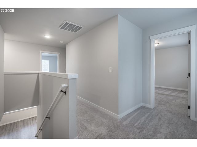 1030 S COLLEGE St, Newberg, OR 97132