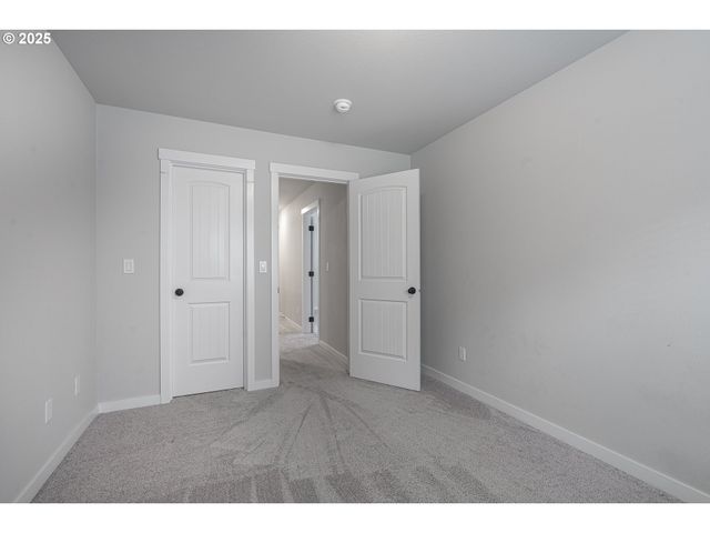 1030 S COLLEGE St, Newberg, OR 97132