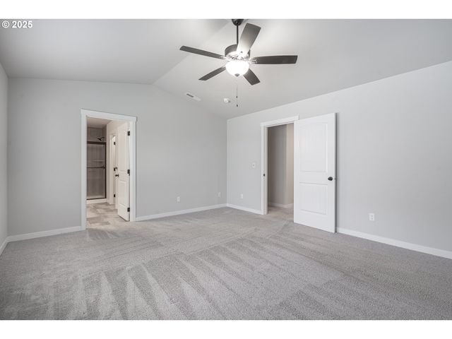 1030 S COLLEGE St, Newberg, OR 97132