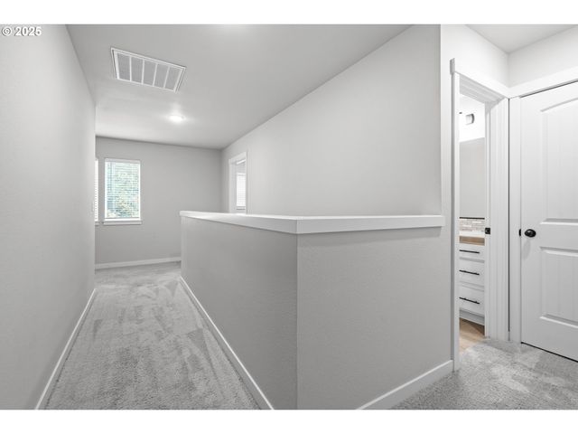 1030 S COLLEGE St, Newberg, OR 97132