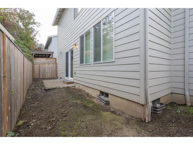 1030 S COLLEGE St, Newberg, OR 97132