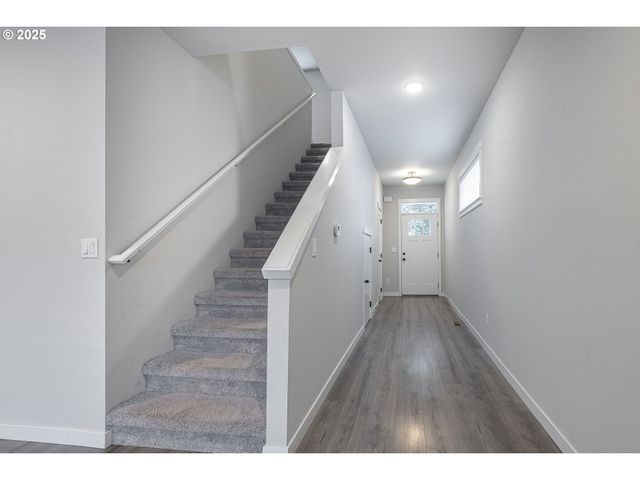 1030 S COLLEGE St, Newberg, OR 97132