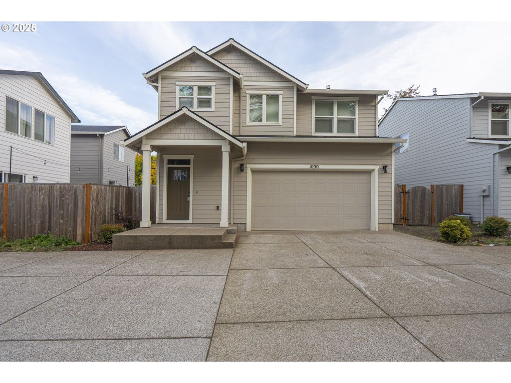 1030 S COLLEGE St, Newberg, OR 97132