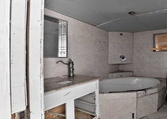 617 32ND ST W, Bradenton,, FL 34205