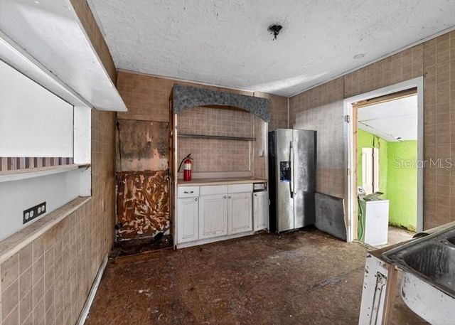 617 32ND ST W, Bradenton,, FL 34205