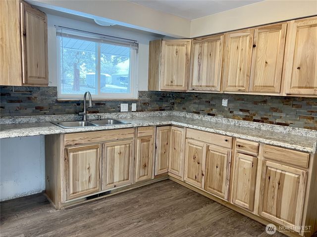 416 W Ash Street, Waterville, WA 98858