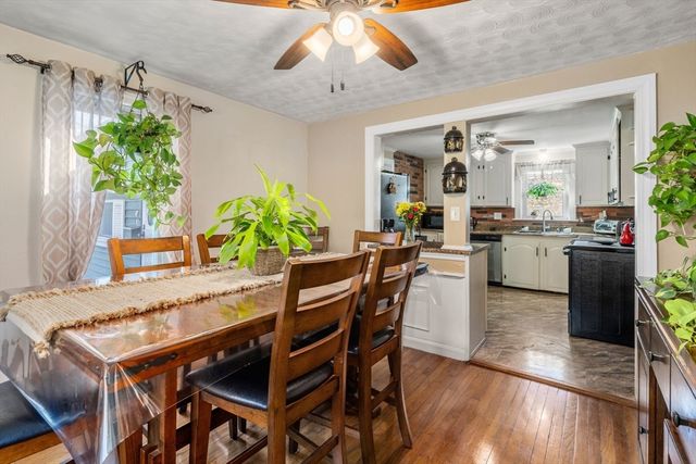 40 Manor Rd, Shrewsbury, MA 01545