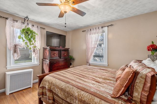 40 Manor Rd, Shrewsbury, MA 01545
