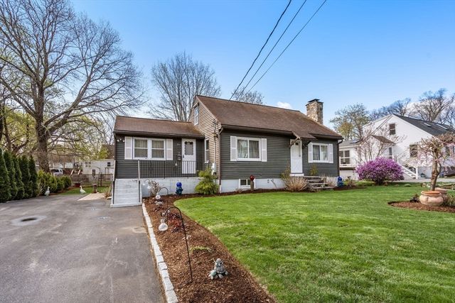 40 Manor Rd, Shrewsbury, MA 01545