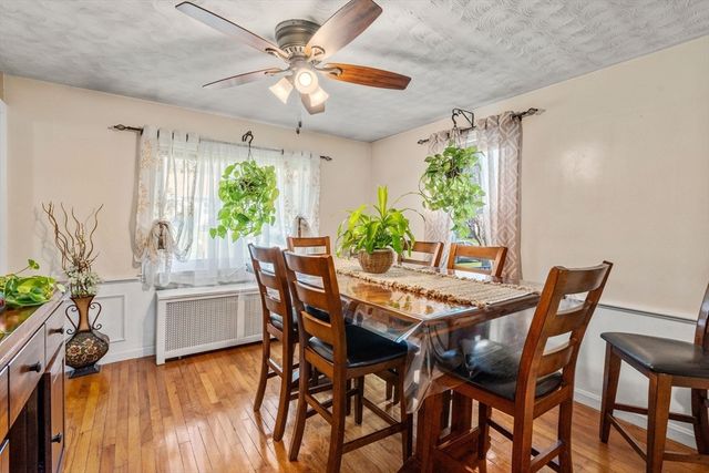 40 Manor Rd, Shrewsbury, MA 01545